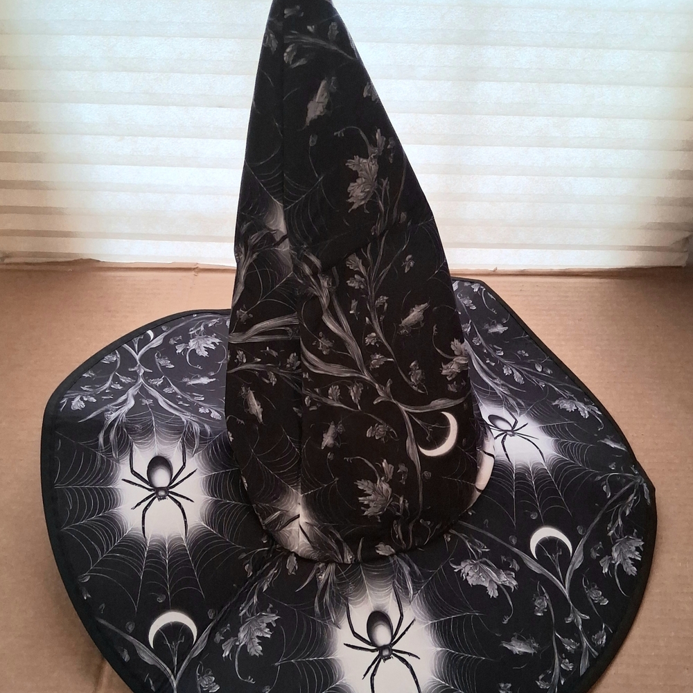 Black and White Witch Hat Women OSFM